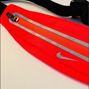 Nike Women’s Pouch/Fanny pack